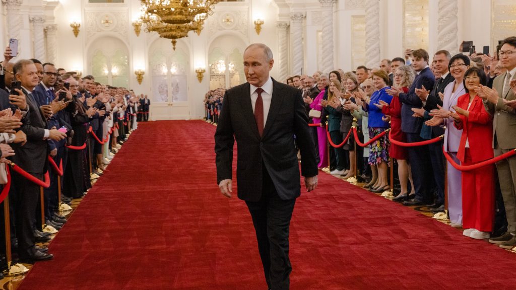 Vladimir Putin become Russia's President for the fifth consecutive term